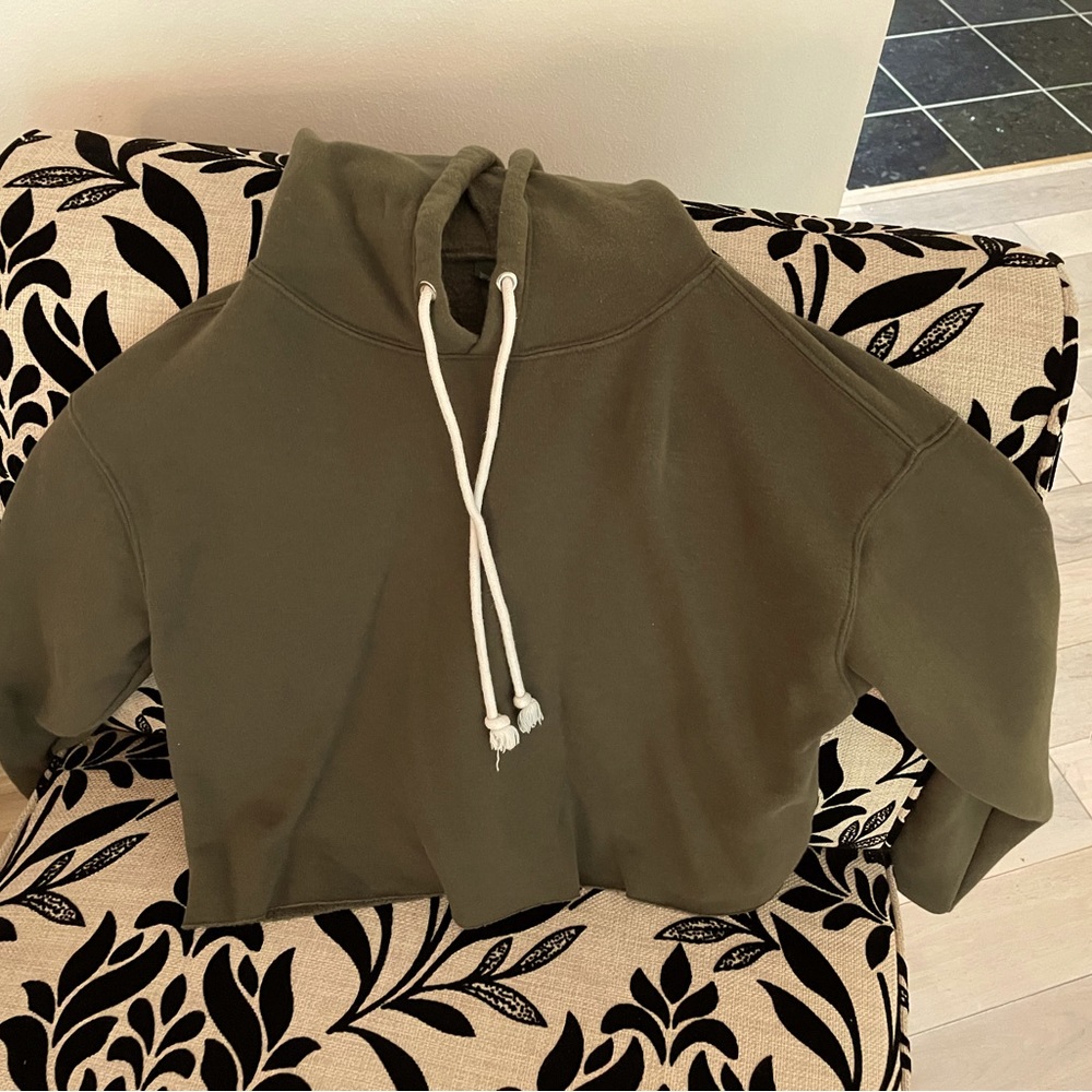 Like new wild fable cropped hoodie